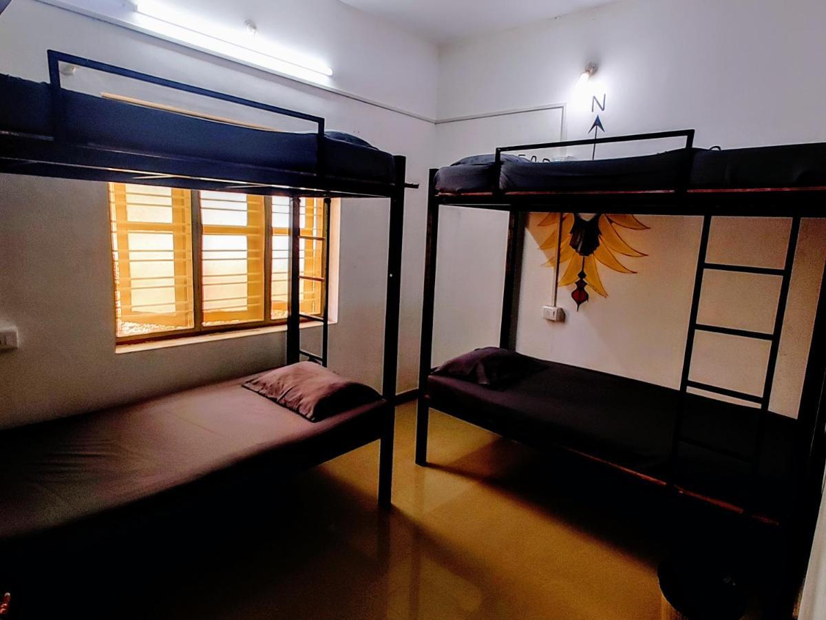 Gogonuts Hostel Varkala Eksteriør billede