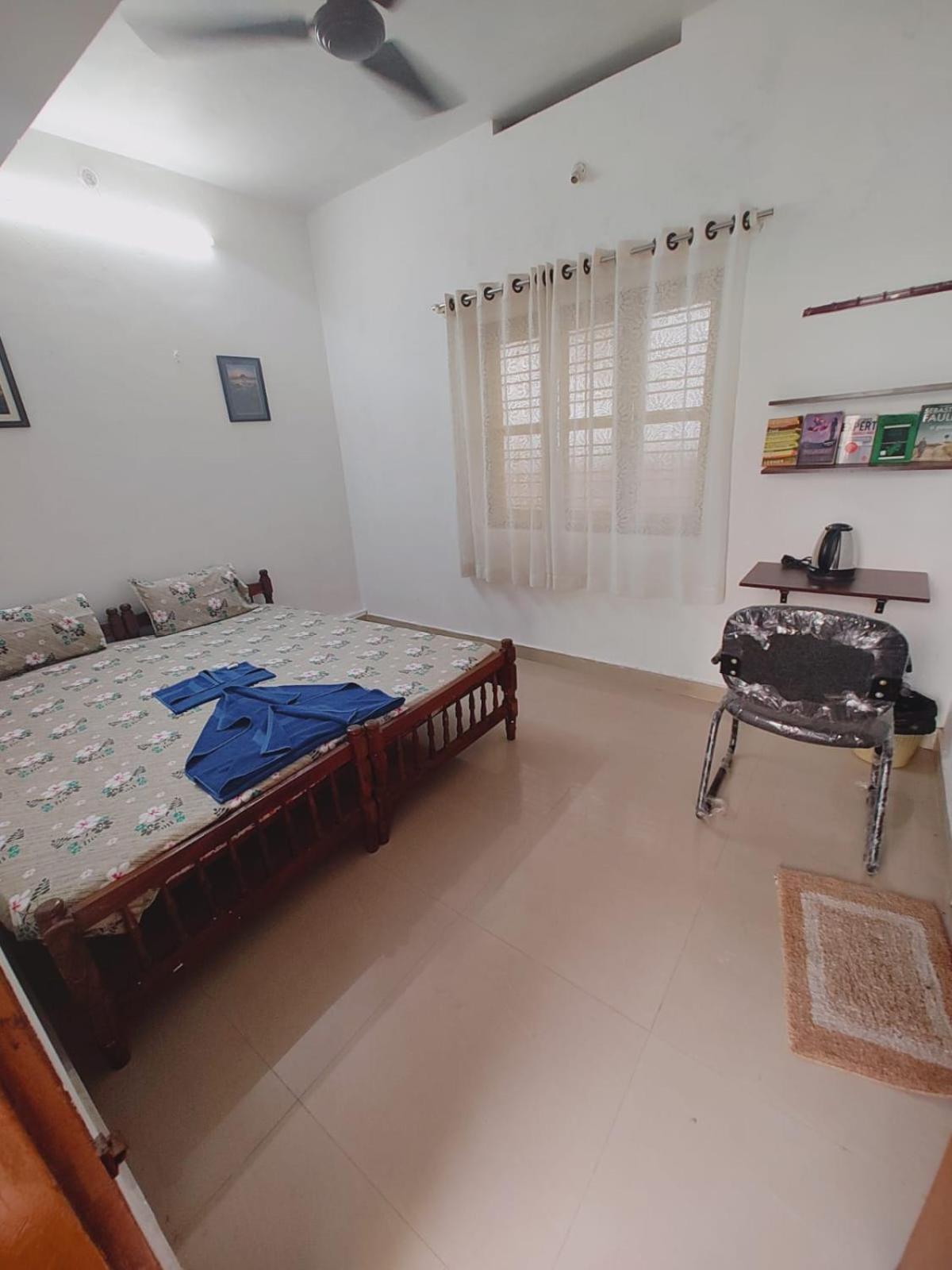 Gogonuts Hostel Varkala Værelse billede